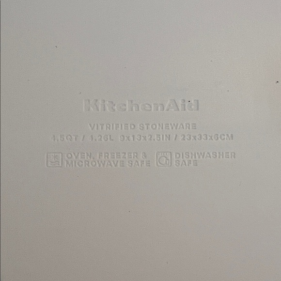 KitchenAid Rectangular Baker with Lid/Trivet - Picture 8 of 14